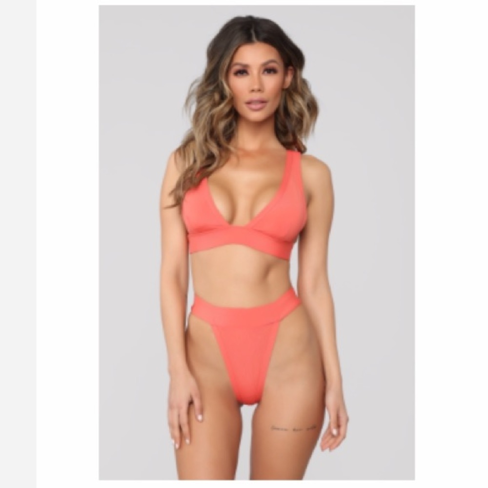 Beach o’ clock bikini